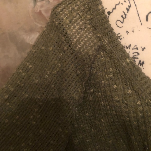 BLU PEPPER MEDIUM OPEN KNIT HI LO TOP NWT - Picture 5 of 6